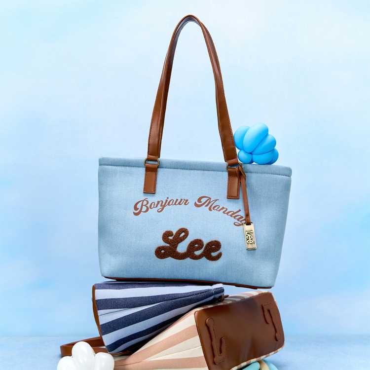 LEE ͨ�����ذ����ĸ߼��д������������Ṻ���Ů��ѧ���ٴ�� 160Ԫ