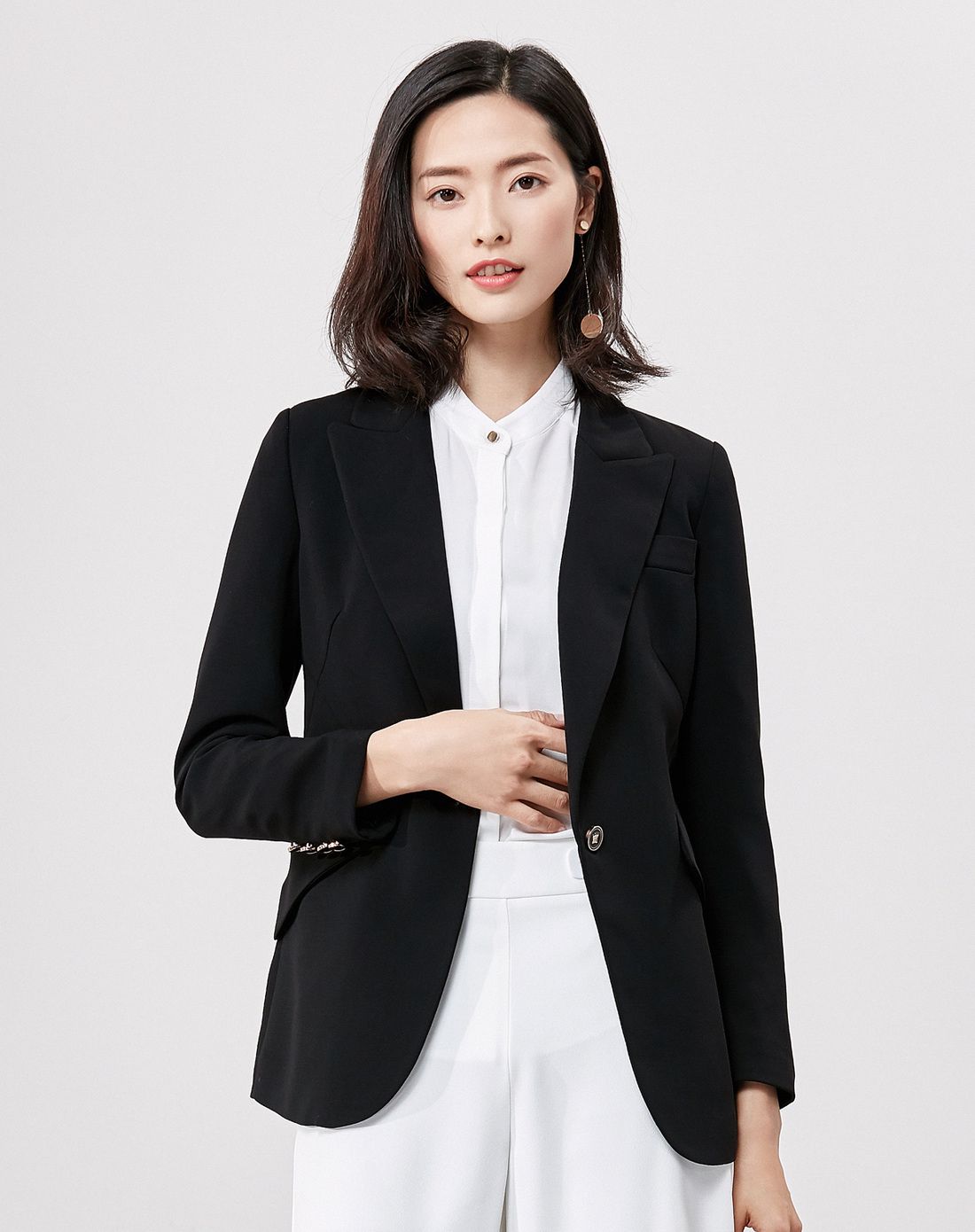 尚都比拉18春季新款气质干练职业小西装修身一粒扣长袖女士外套