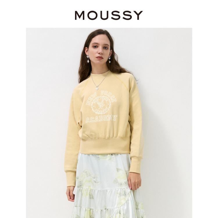 Moussy 秋季小高领字母插肩袖长袖卫衣女010eas90-5860 In Gold