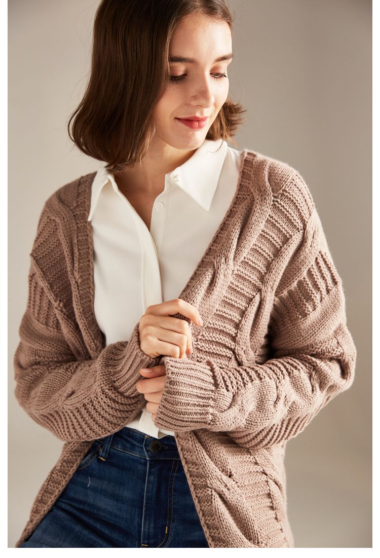 宽松粗针绞花毛衣开衫外套女中长款加厚针织