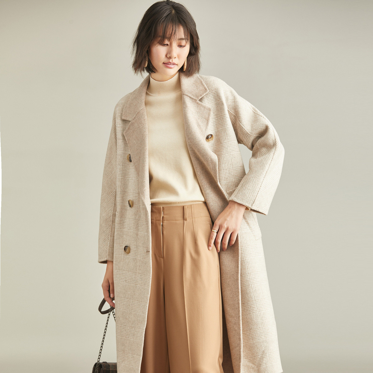 2018冬季新款气质动人 复古格纹双面呢大衣女长款米色毛呢外套