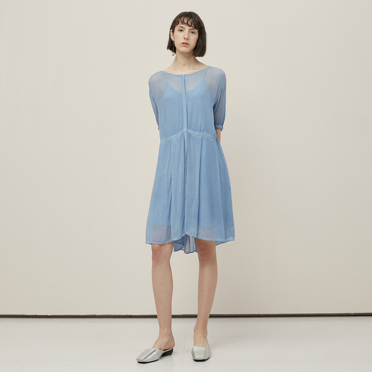 真丝前开襟轻盈连衣裙