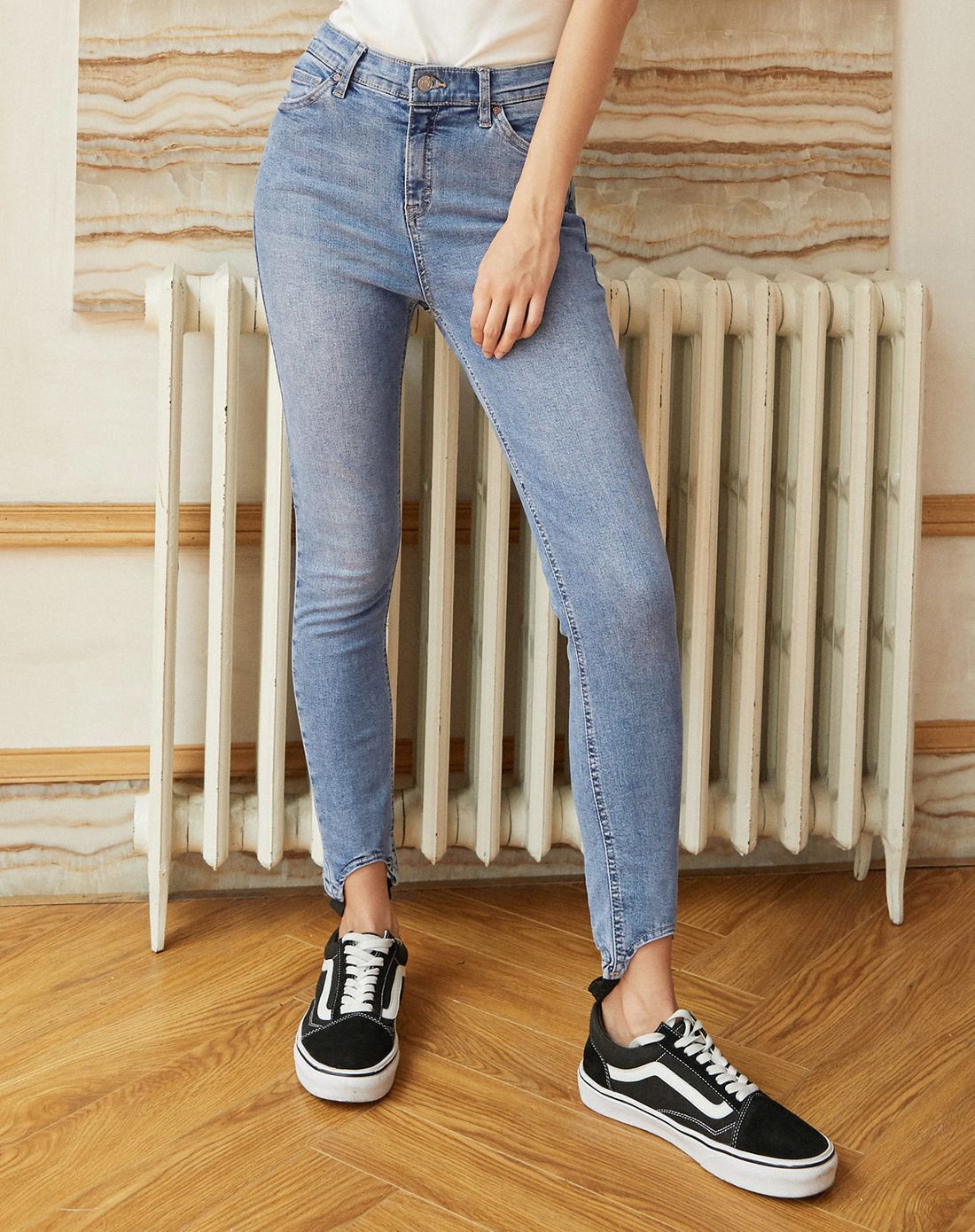 时尚做旧修身踩脚牛仔裤