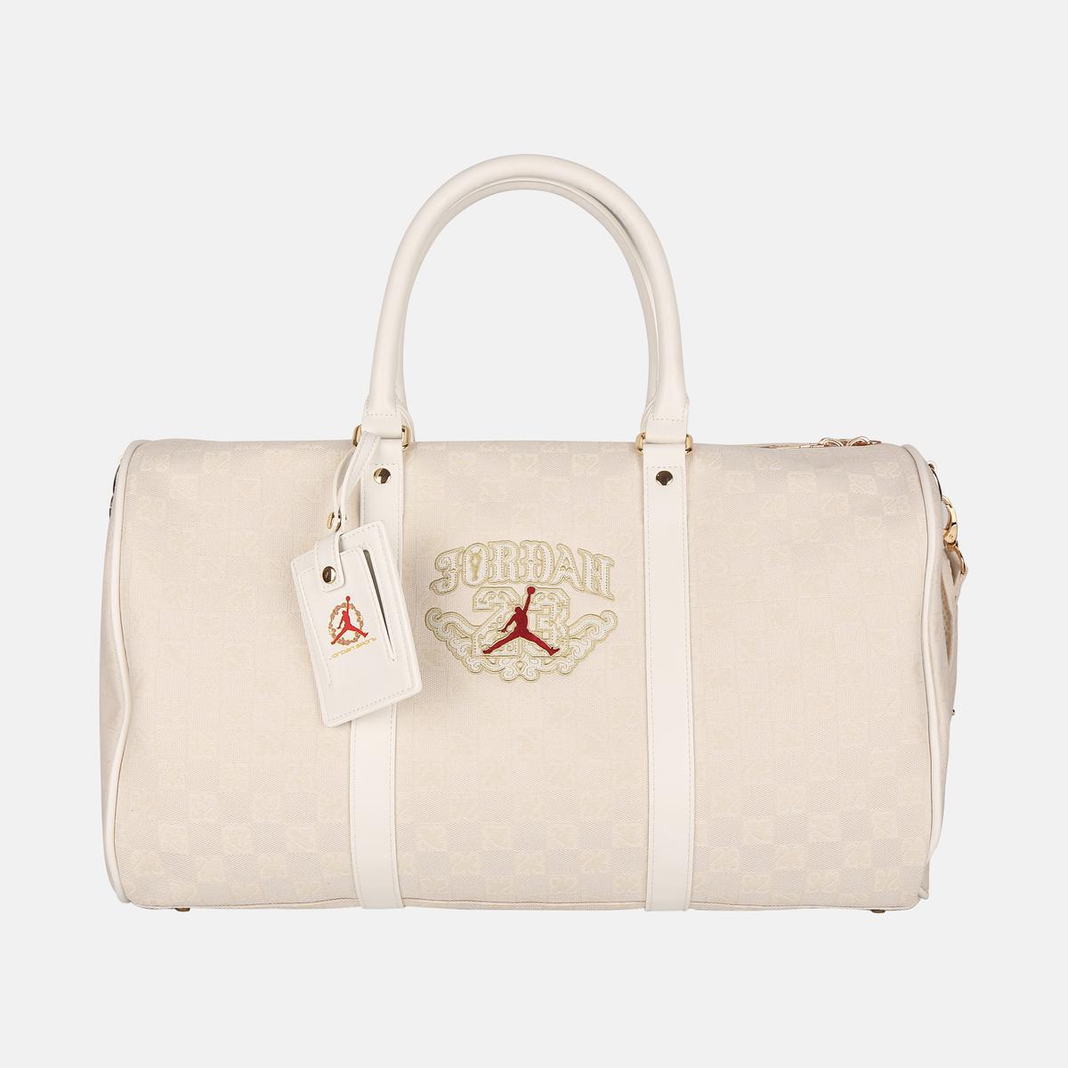 Jordan �������ճ�ѵ������� ��Ůͬ�� ʵ������ 557Ԫ