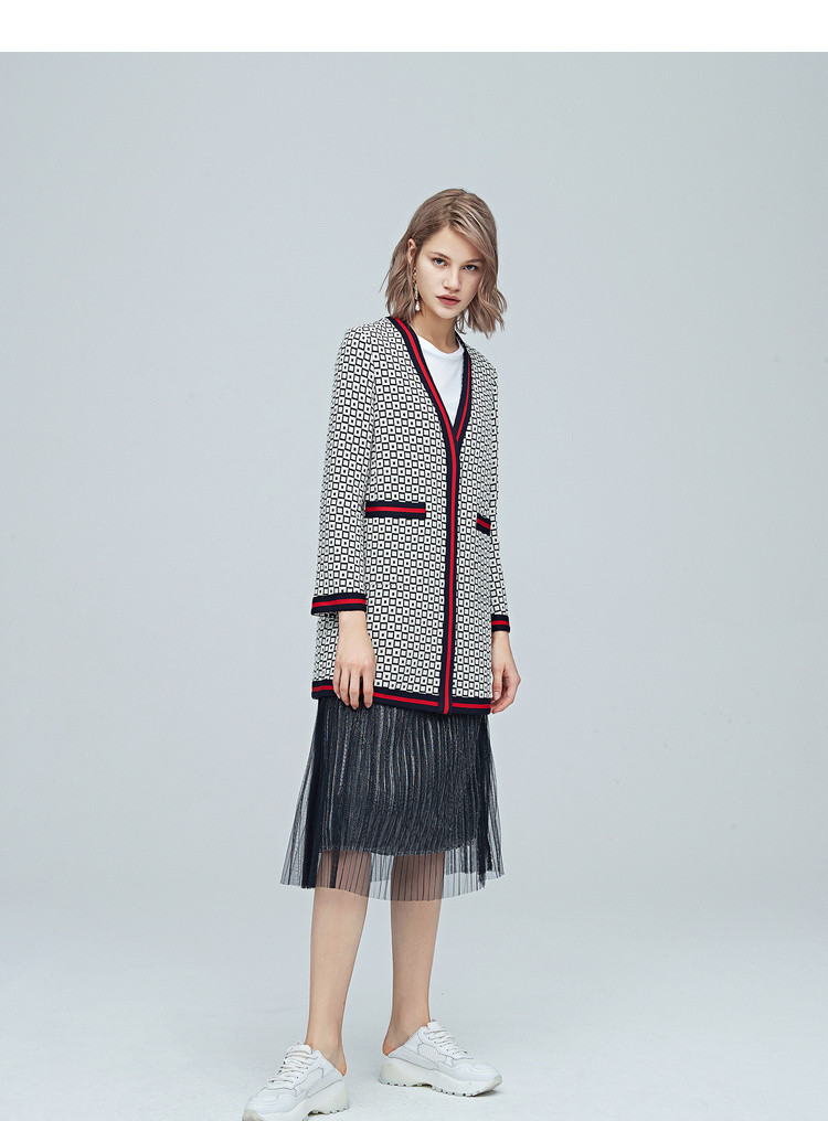 影儿诗篇女装2019春季新款黑白格纹羊毛中长款条纹拼色边针织