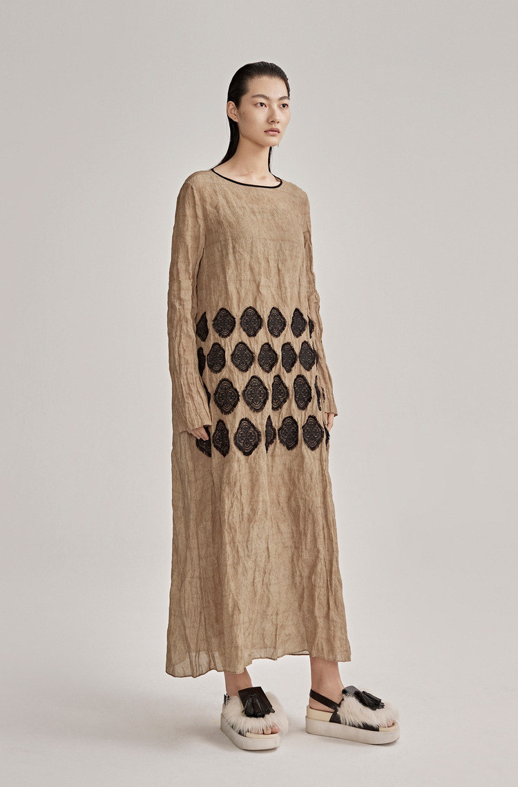 朱崇恽2020秋新款撞色设计包容感连衣裙