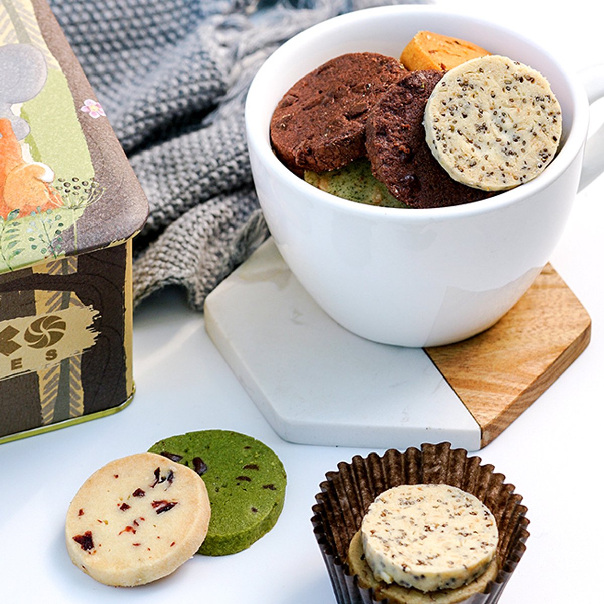 九宫格曲奇铁盒成人装好吃的零食大礼包饼干伴手礼手工点心