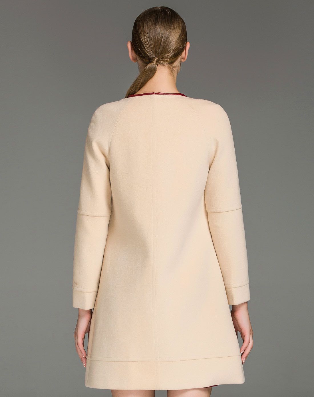 (特惠)浅杏色插肩袖单排扣修身淑女大衣