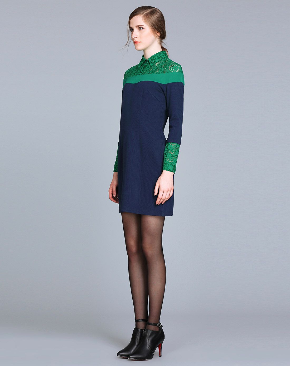 普兰色蕾丝拼接小翻领长袖连衣裙