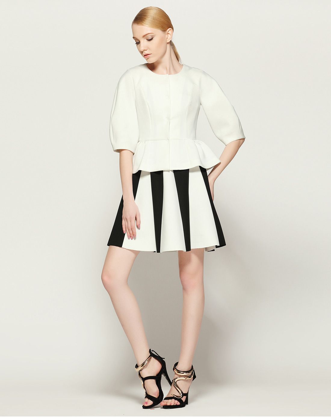 卡雷尔cerel vogue白色优雅荷叶下摆七分袖上衣外套2e206008804580