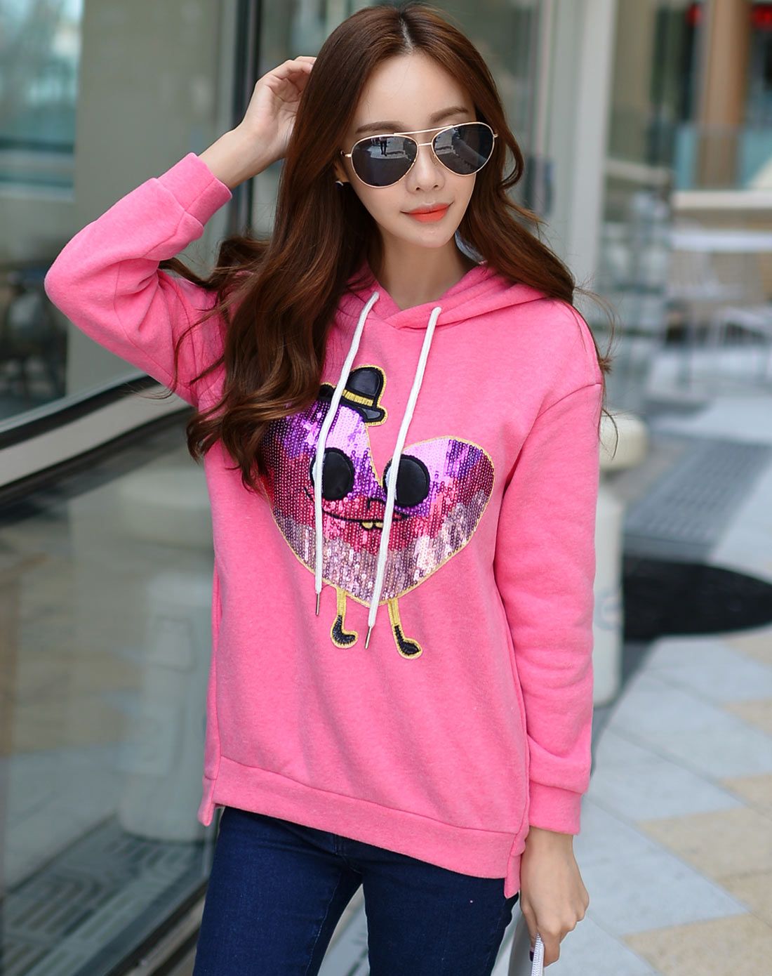 玫粉色亮片绣卫衣