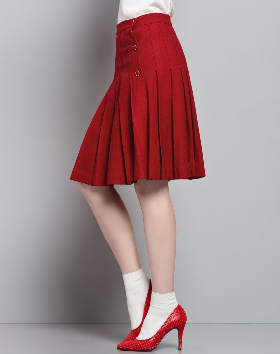 红色百褶收腰气质短裙