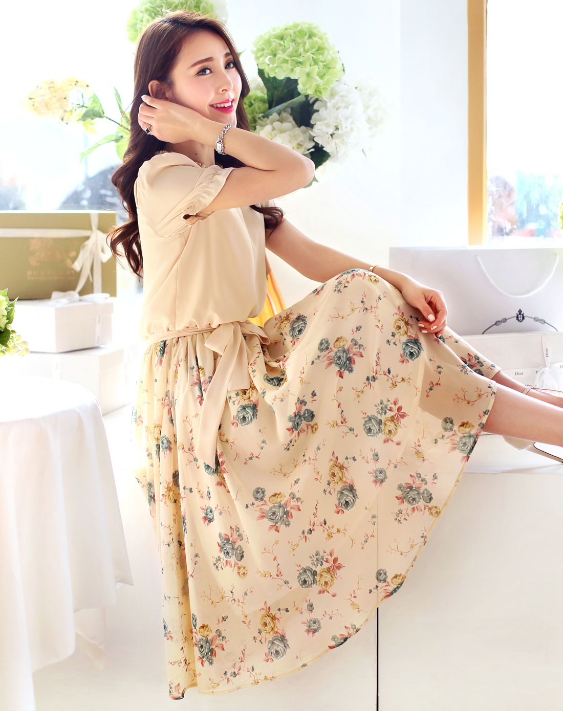 裸色 长款碎花雪纺连衣裙