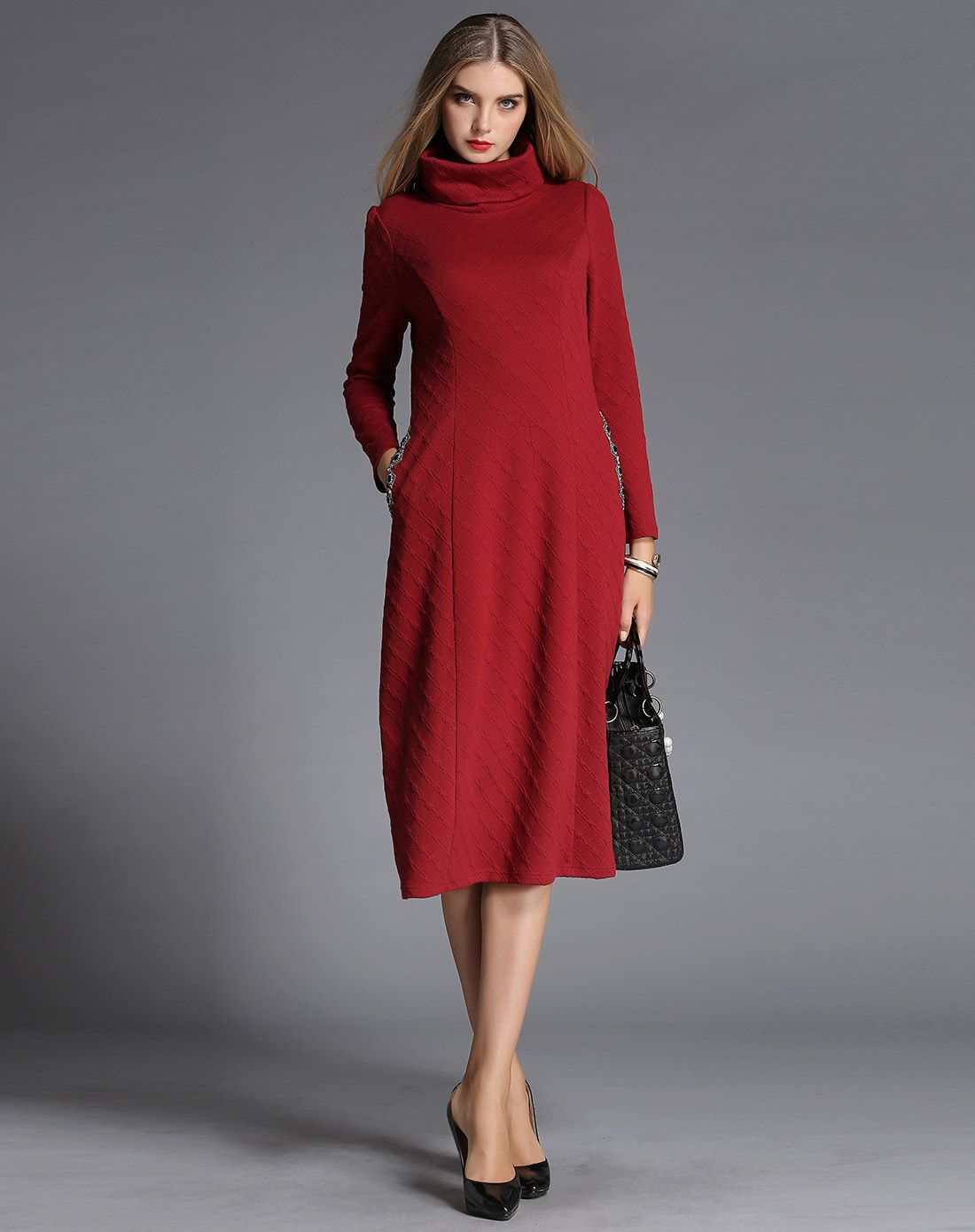 枣红色针织连衣长裙