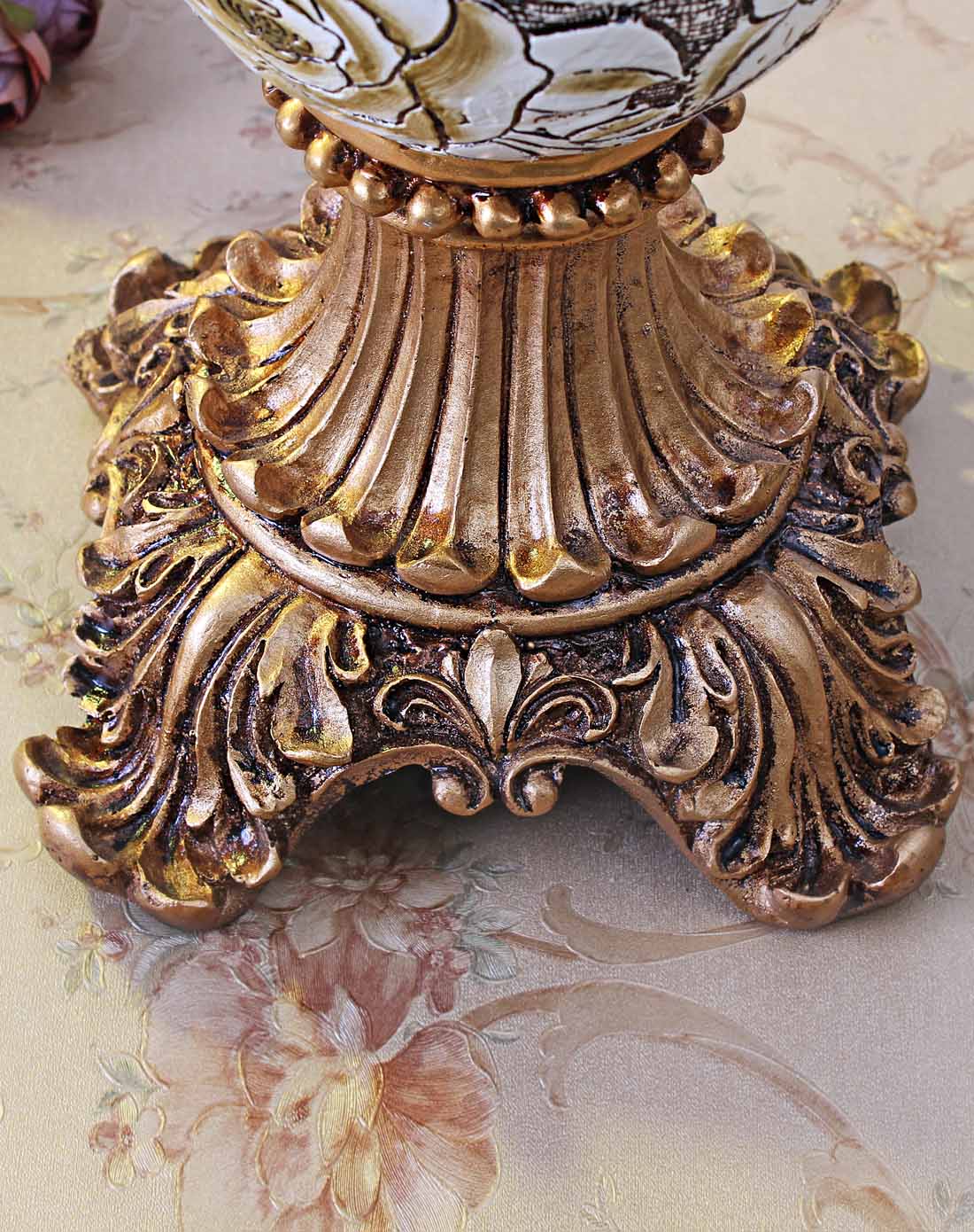 欧式复古浮雕花瓶