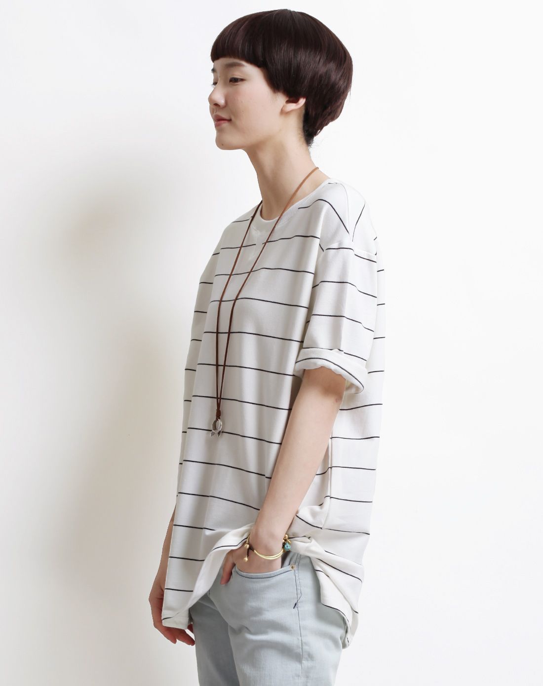 白/黑色条纹休闲长款中袖t恤