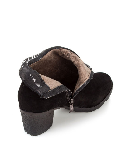 黑色牛绒拉链英伦粗跟短靴