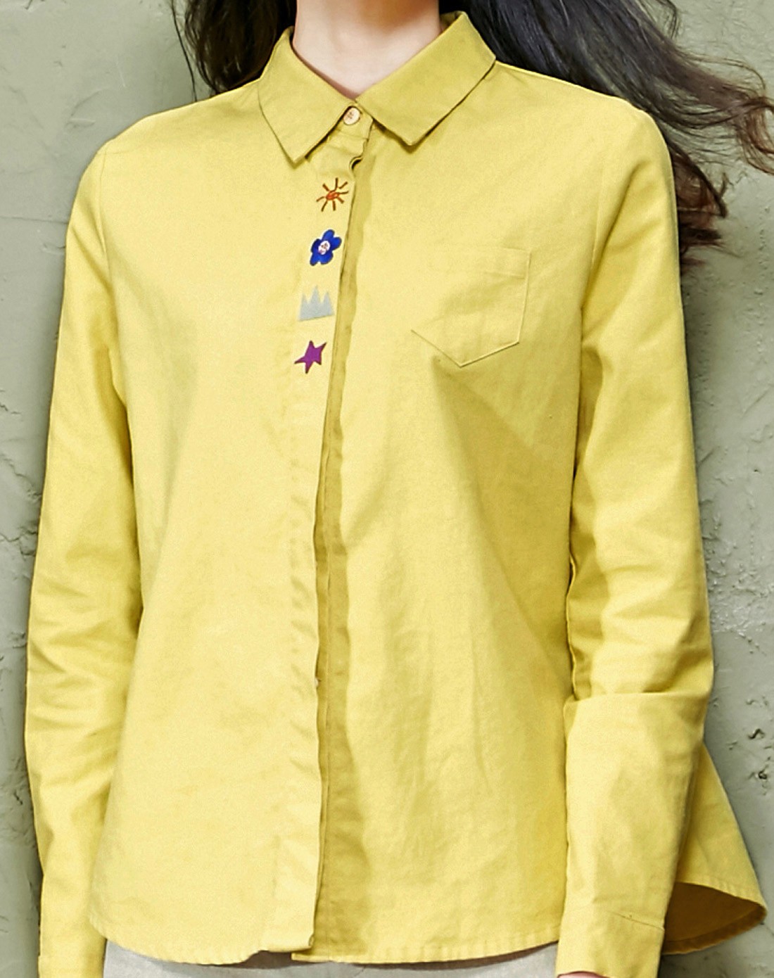 偶阵雨 前襟绣花小尖领复古衬衫