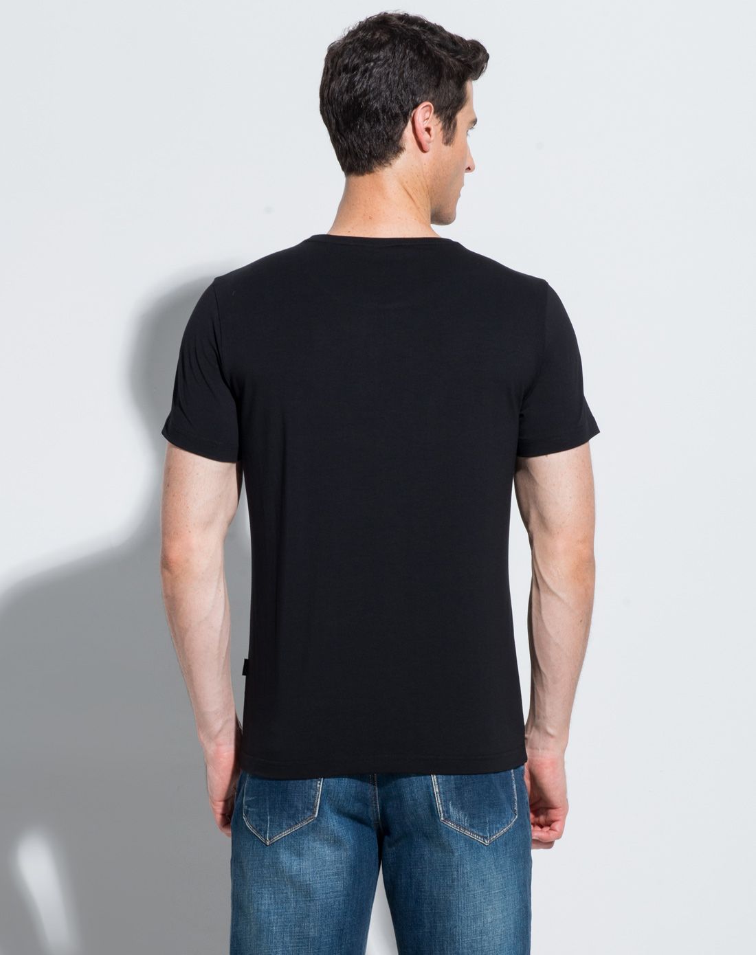 纯黑色圆领简约百搭短袖t恤